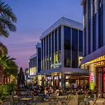 Travelholic Auc Residence