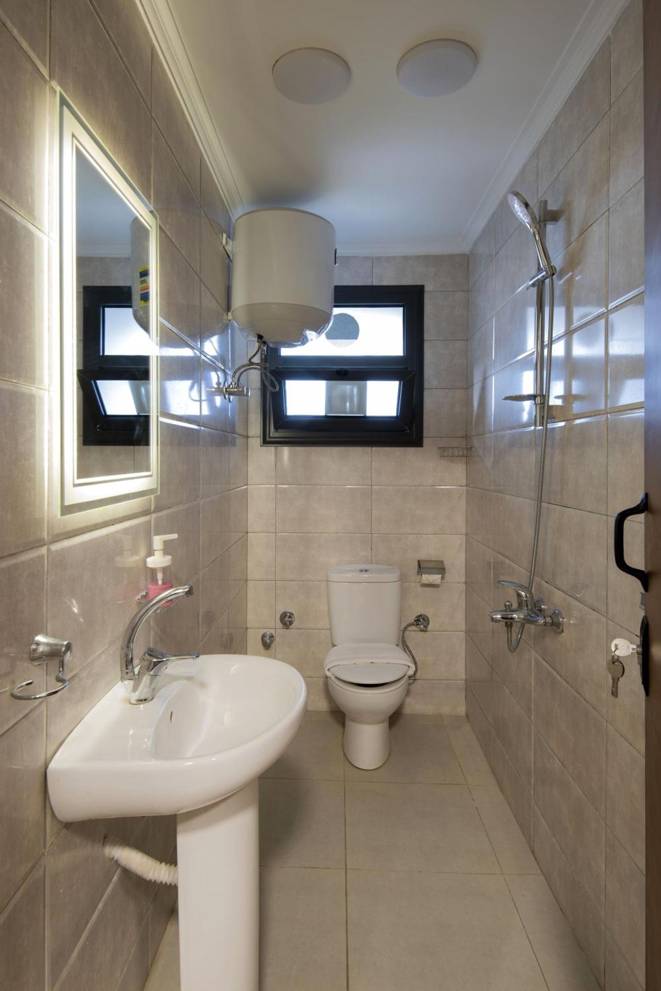 Apartment Travelholic Auc *