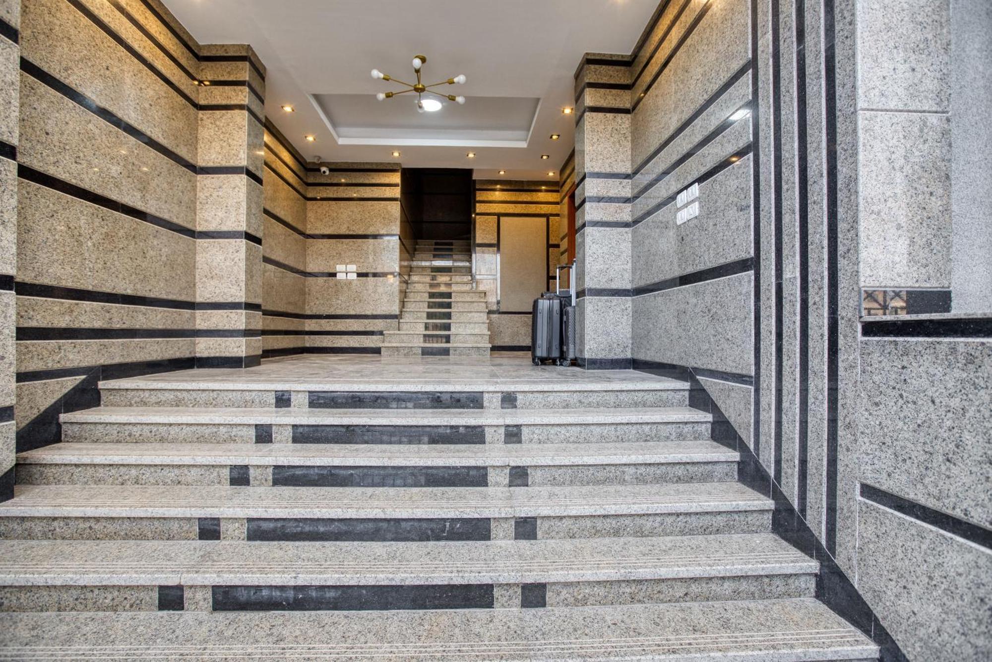 Travelholic Auc Apartment Cairo