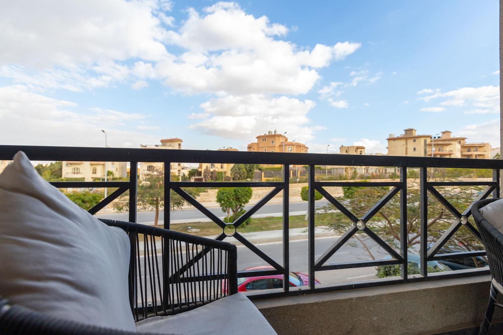 Apartment Travelholic Auc *