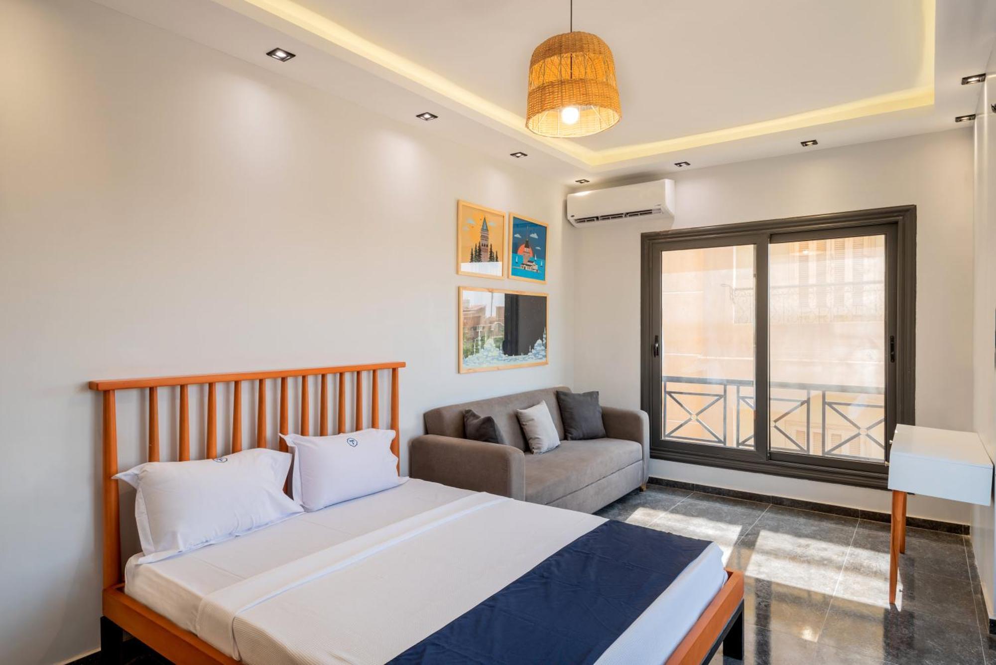 Travelholic Auc Kairo