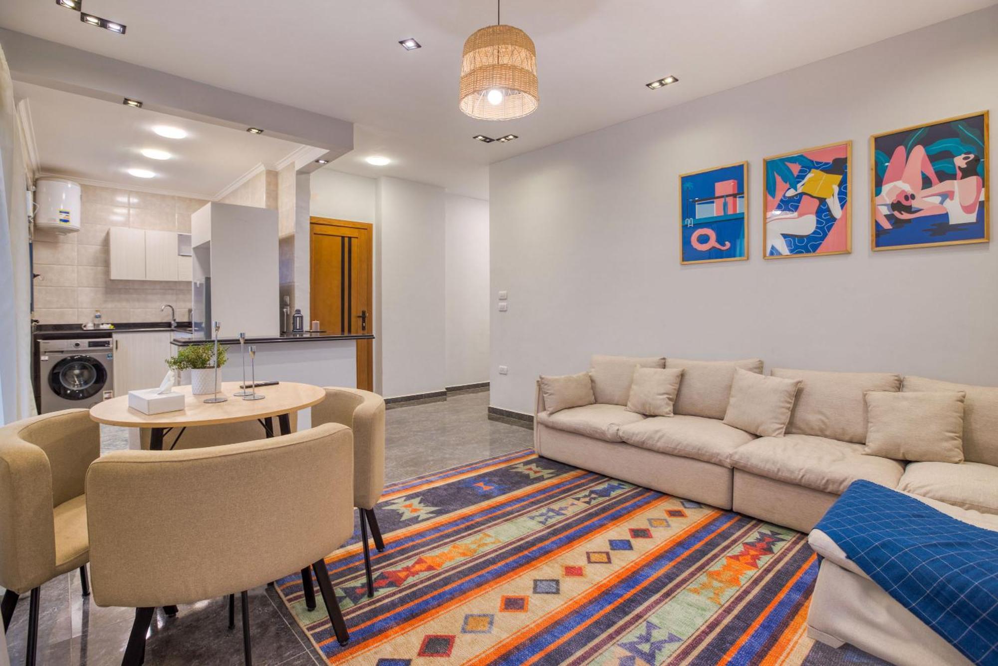 Apartment Travelholic Auc *